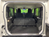 普段のお買い物や通勤、送迎等に十分な荷室スペースを確保しております。セカンドシートを倒すと、大きな荷物の積載も可能です♪