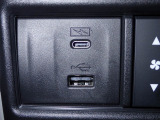 USBつなげられます♪充電などお役にたちますよ!!