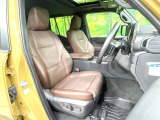 運転席シート廻りは使用感も少なく、良好な状態となっています。丁寧に使われていたことがよくわかりますね。