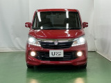 LEDヘッドライトを装備しています。LEDヘッドライトはとても明るく、雨の日や夜間走行も安全・安心です。オートライトコントロール付きで周囲の明るさに応じて自動で点灯・消灯します
