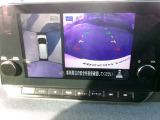 アラウンドビューモニター。空の上から見下ろすような視点でスムース駐車。