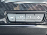 運転支援機能やライト類を、手元で簡単に操作できます。