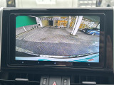 便利な【バックモニター】で安全確認もできます。駐車が苦手な方にもオススメな便利機能です。