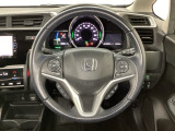 ハンドルにHondaセンシング系のクルーズコントロールやレーンキープアシストなどのスイッチと、オーディオの操作スイッチが装備されています。ハンドルから手を離さず安全に操作できます。