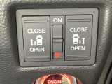 リアドアは乗り降りに便利な両側電動スライドドアです。また運転席に座っていながらスイッチ操作で自在にスライドドアを開け閉めできます。