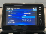 日産純正メモリーナビゲーションです♪目的地まで案内するナビゲーション機能の他にフルセグ画質で楽しめるTVやBluetooth Audioなど多彩な機能が満載で運転を快適にサポートしてくれます☆