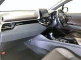 見通しのよいすっきりとした視界で、誰でも運転しやすいです。運転のしやすさは疲れにくさにも繋がりますよ♪
