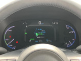 視認性の高いメーター類は、運転に必要な情報を的確に伝えます。運転状況を把握しやすく、安全運転をサポートします。