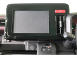 オーディオレス仕様車ですので、お客様好みのナビゲーションやオーディオが装着可能です。