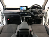 【前方視界】開放的な前方視界!運転がしやすく疲れにくいです♪窓が大きく、見通しがとっても良いおクルマですよ♪