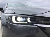 LEDヘッドランプ装備・消費電力が少なく明るいので夜間走行も安心して運転出来ます。