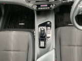 電動車用のシフトになります。操作はとても簡単で、すぐに慣れていただけます。