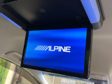 【フリップダウンモニター】大画面モニターで後席でもエンタメをお楽しみいただけます。小さなお子様にも大人気の装備です♪