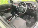 前席からの視界も良好で、車内全体が広く感じられます。ゆったりとしたスペースで、同乗者も快適に過ごせるでしょう。会話も弾みます。