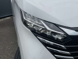 LEDライトは白色光で遠くまで明るく照らし、夜間の安全運転をサポートします