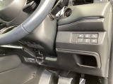 左側に高速で便利なETCがあり、横滑りを防ぐVSAなどのスイッチは、運転席の右側、手の届きやすい位置にあります。