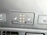 後部座席にも寒い時にうれしいシートヒーターが装備されてます。