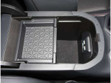 お車の取扱説明書・メンテナンスノート(記録簿)もございます。トヨタのディーラーで安心を買って下さい。当社は無理な勧誘は致しません。まずはお客様からのお問い合わせを心よりお待ちしております。