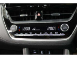 運転席と助手席、それぞれ温度調節ができ、オールシーズン快適なオートエアコンとなっております!