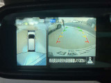 クルマを空から見たような映像が映る、アラウンドビューモニターで、車両周辺の安全確認も一目できます!小さなお子様や障害物も確認できるので、運転のしやすさだけでなく事故防止にも役立ち安心して駐車できます♪