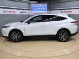 広々とした車内空間に優れた燃費性能。更にデザインも上質で人気のお車です!
