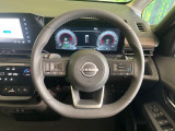 【純正革巻きステアリング】上質な革を使用することで、手にしっかり馴染みとても運転しやすいハンドルです♪