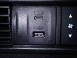 USBつなげられます♪充電などお役にたちますよ!!