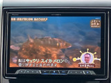 停車中に楽しめるTV機能。長距離移動の休憩時間に、ニュースや番組をチェックできます。移動時間を有効活用できます。