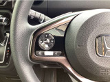 【ステリモ】ステアリングリモコンスイッチにてオーディオ操作可能となっております。運転にも集中できます。