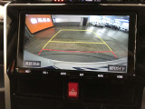 バックガイドモニターで、後方を確認しながら安心して駐車することができます。運転初心者も熟練者も必須の機能ですよ!