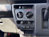 ★中古車なので、傷や凹みは多少はございます。小さな傷から大きな傷までさまざまです。大きな傷凹みは鈑金塗装修理後にお渡しを致しております。自社鈑金工場完備ですので、スピーディーな対応が可能です!