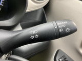 操作しやすい位置に配置されたウインカーレバー。直感的に操作でき、安全な車線変更をサポートします。オートリターン機能も備わっています。