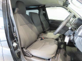 見通しのよいすっきりとした視界で、誰でも運転しやすいです。運転のしやすさは疲れにくさにも繋がりますよ♪