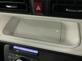ワイヤレス充電器も付いていますよ♪