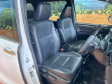 運転席シート廻りは使用感も少なく、良好な状態となっています。丁寧に使われていたことがよくわかりますね。