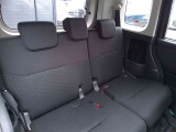 ゆとりある広々とした車内空間は、ドライブを始め買い物やレジャーなど、幅広く活躍します。一人でもみんなとでもお出かけを楽しみましょう!