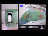 アラウンドビューモニターで車庫入れも空から見ている様に駐車できラクラクです。