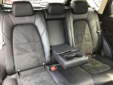 2列目シートも人間工学に伴った構造になっております☆長時間乗車しても疲れにくくなっておりますのでぜひ一度乗ってご体感ください!