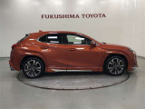 【まるごとクリーニング】シートを取り外し、車内を徹底洗浄。隅々まで丁寧に仕上げています。