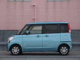 純正ホイールカバーで全体的にデザインがまとまっています。車も人も、オシャレはまずは足元からですね。