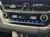 左右独立温度コントロールフルオートエアコンです。運転席、助手席それぞれで独立して温度設定ができます。冷え性の方が乗っても安心ですね♪