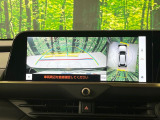 【パノラミックビューモニター】専用のカメラにより、上から見下ろしたような視点で360度クルマの周囲を確認することができます☆死角部分も確認しやすく、狭い場所での切り返しや駐車もスムーズに行えます。