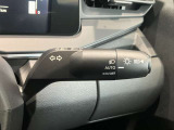 車外の明るさに応じでライトを点灯、消灯してくれるオートライト機能です☆お天気の良い昼間のトンネル走行などオートにしてると便利で安心です☆エンジン停止時にライトの消し忘れも無くなります☆