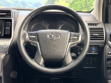 【純正革巻きステアリング】上質な革を使用することで、手にしっかり馴染みとても運転しやすいハンドルです♪