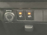 運転席の画像です。足元やシートまわりに余裕があり、リラックスした姿勢で運転が可能です。視界も良好で操作系へのアクセスもしやすく、快適で安心感のあるドライブをサポートします。