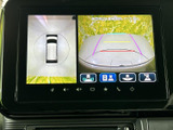 リヤビューカメラの映像を鮮明に表示。駐車時の安全性を高めます。ガイドライン表示で、狭い場所でもスムーズに駐車できます。