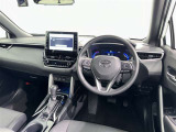 運転席まわりです。 各操作スイッチは使いやすい位置に配置されてます。