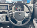 インテリアに合わせたデザインのステアリングは、運転される方のことも考え、運転しやすい形状、大きさです。是非一度、実際に触ってお確かめください。