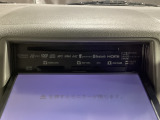 ディスプレイオープンで音楽CD、DVDが挿入可能です。※オーディオは保証対象外となります。