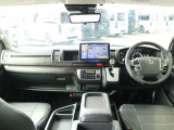 ワイドボディになりますので、広々とした車内になります☆☆